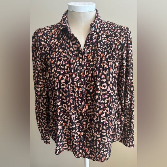 Jane and Delancey Medium Black Abstact Leopard Printed Loose long sleeve Blouse - Picture 4 of 11
